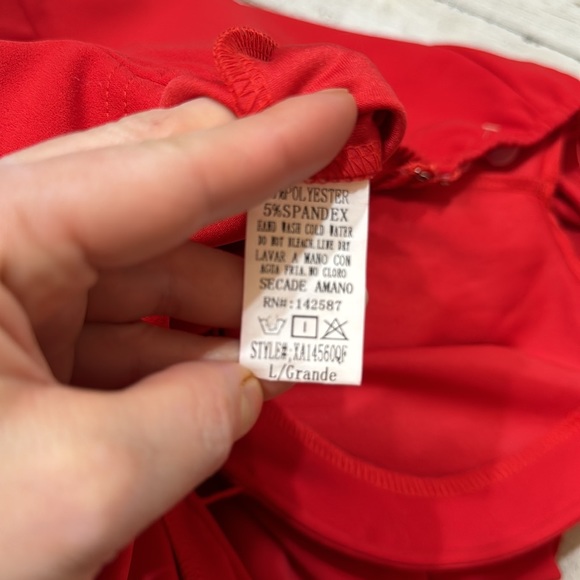 XTAREN RED JUMPSUIT Off-shoulder - Picture 7 of 10